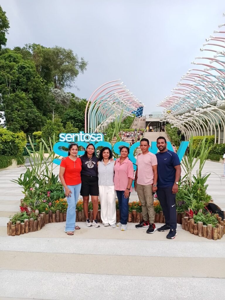 In recognition of our loyal staff for their dedicated service of 15 years to our school, HCI is pleased to present 6 senior members (non-academic and academic) with a trip to Singapore!